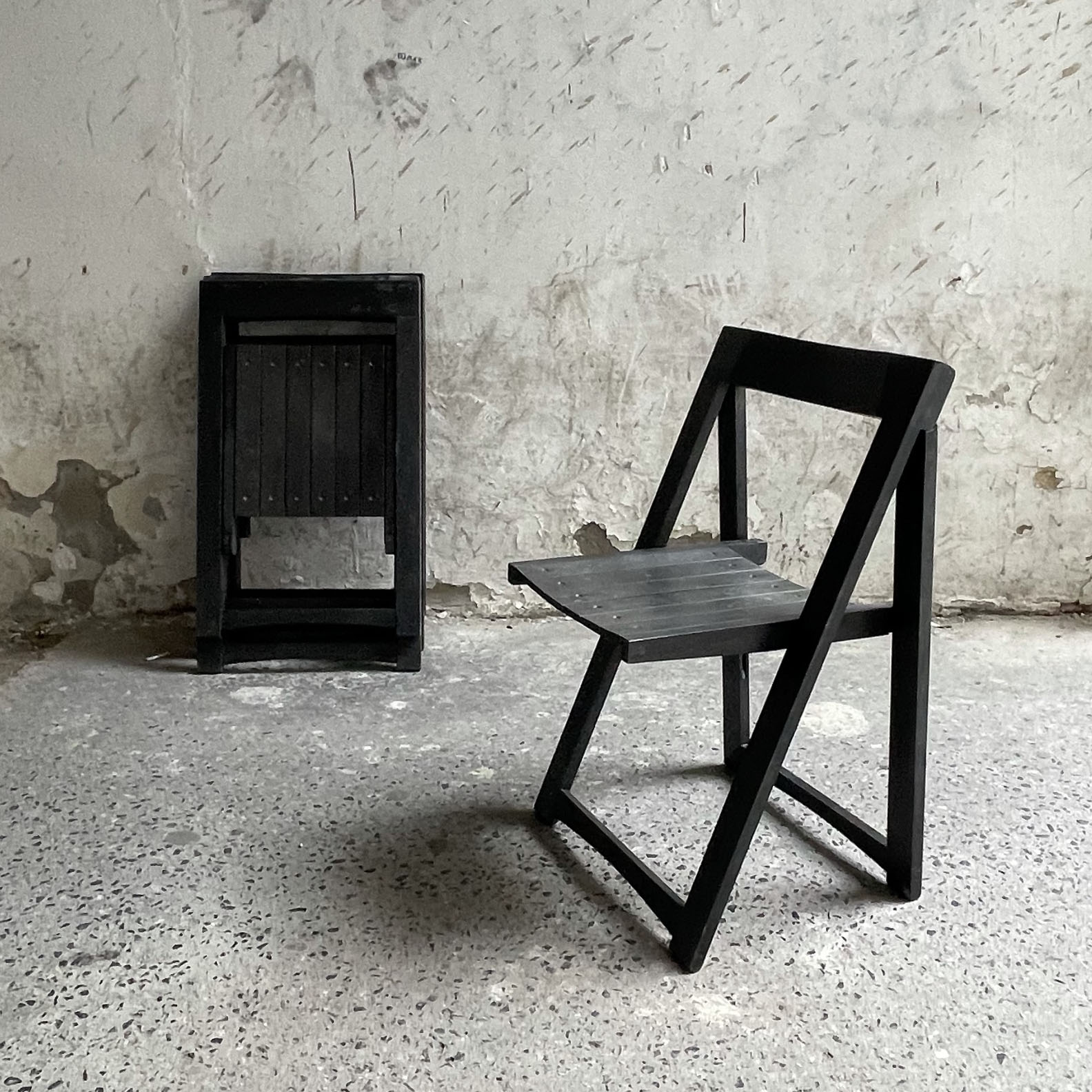 Aldo Jabober Black Mid century folding chairs