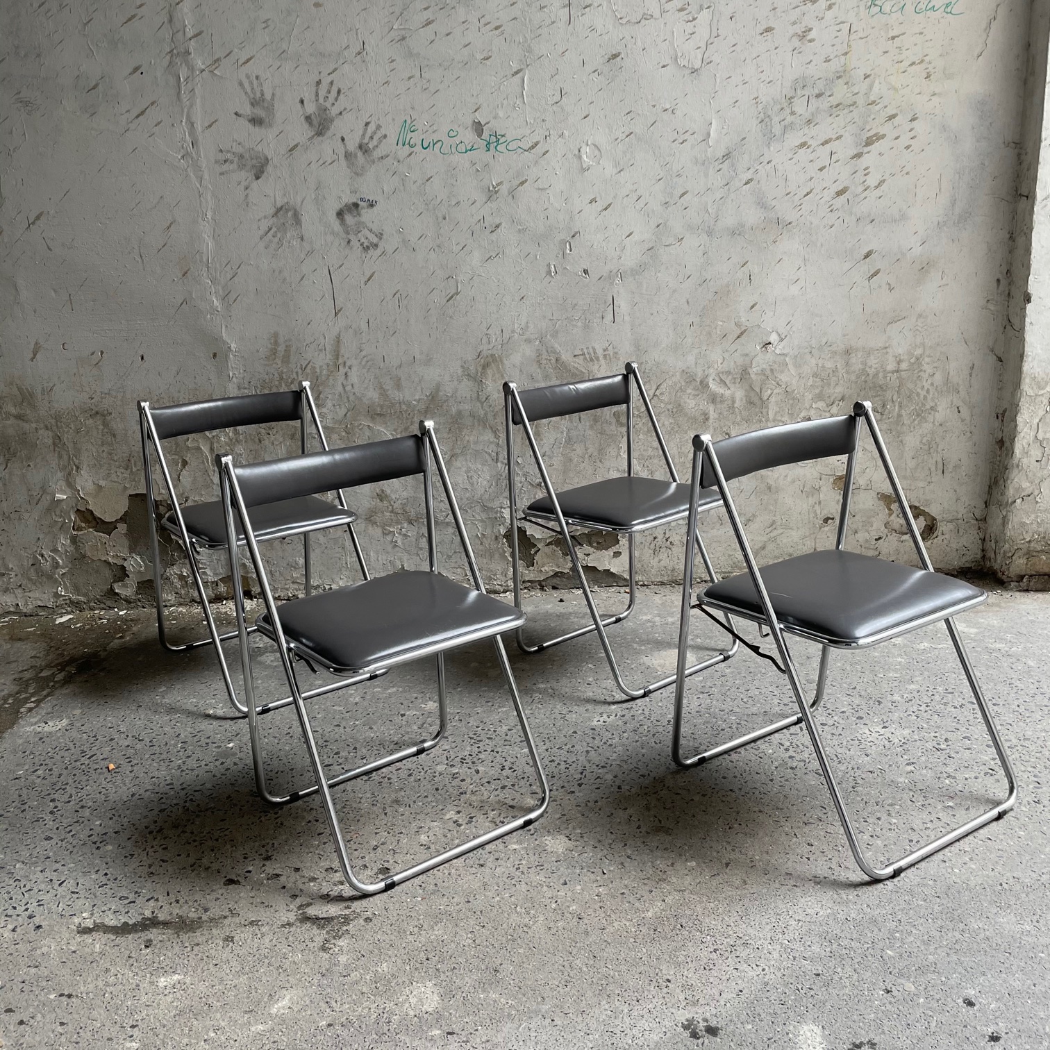 Italian Tamara chair by Arrben folding chrome and leather chair