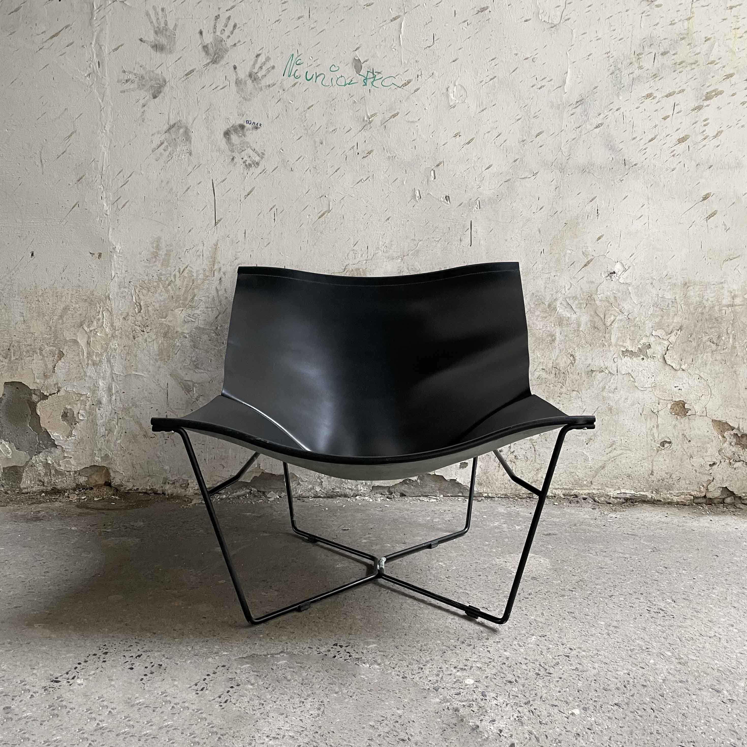 David Weeks – Habitat – Lounge chair (2) – Semana No. 501 krzeslarz meble vintage warszawa leather mid modern front