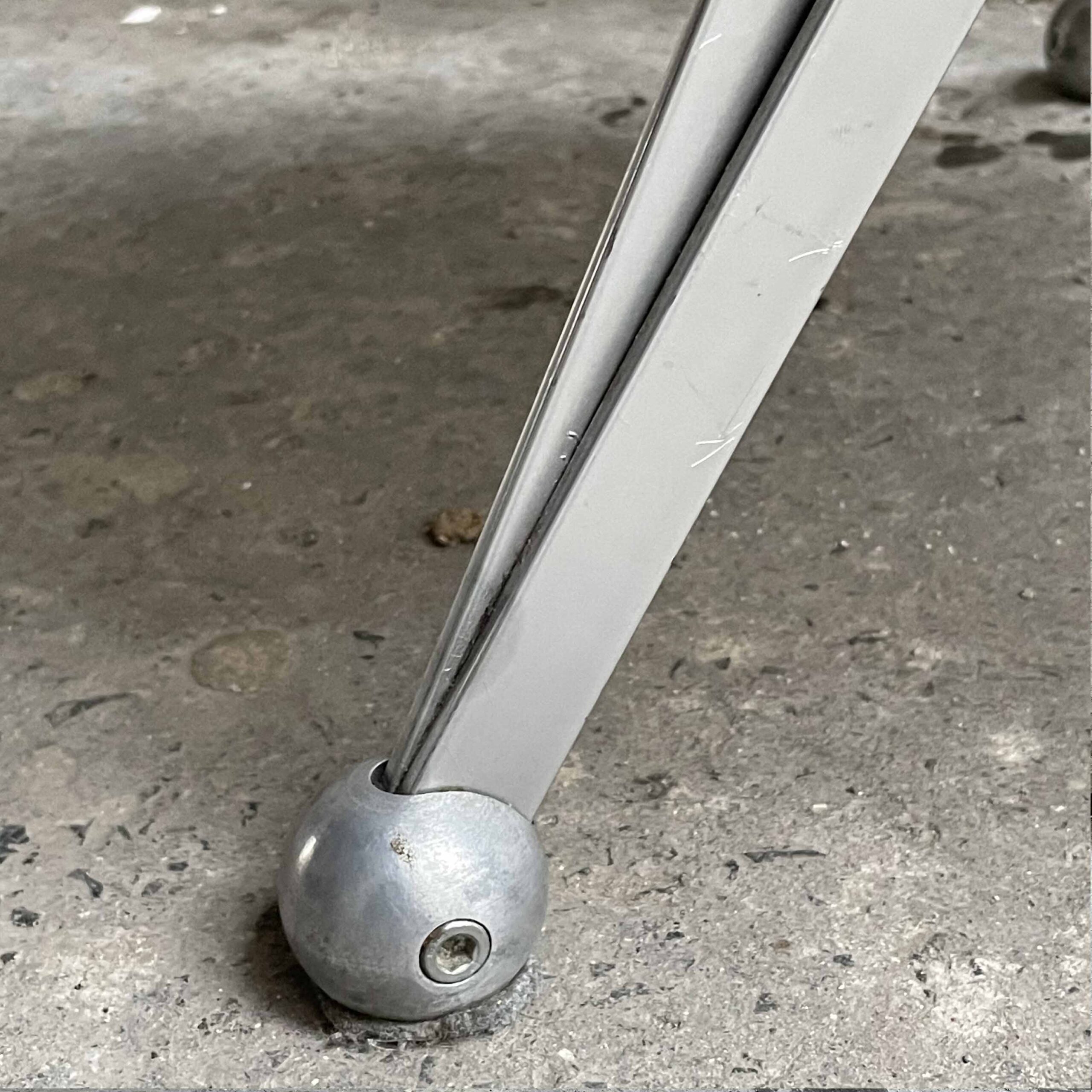 Ron Arad Leg detail of his zeus chair Anonimus italian design