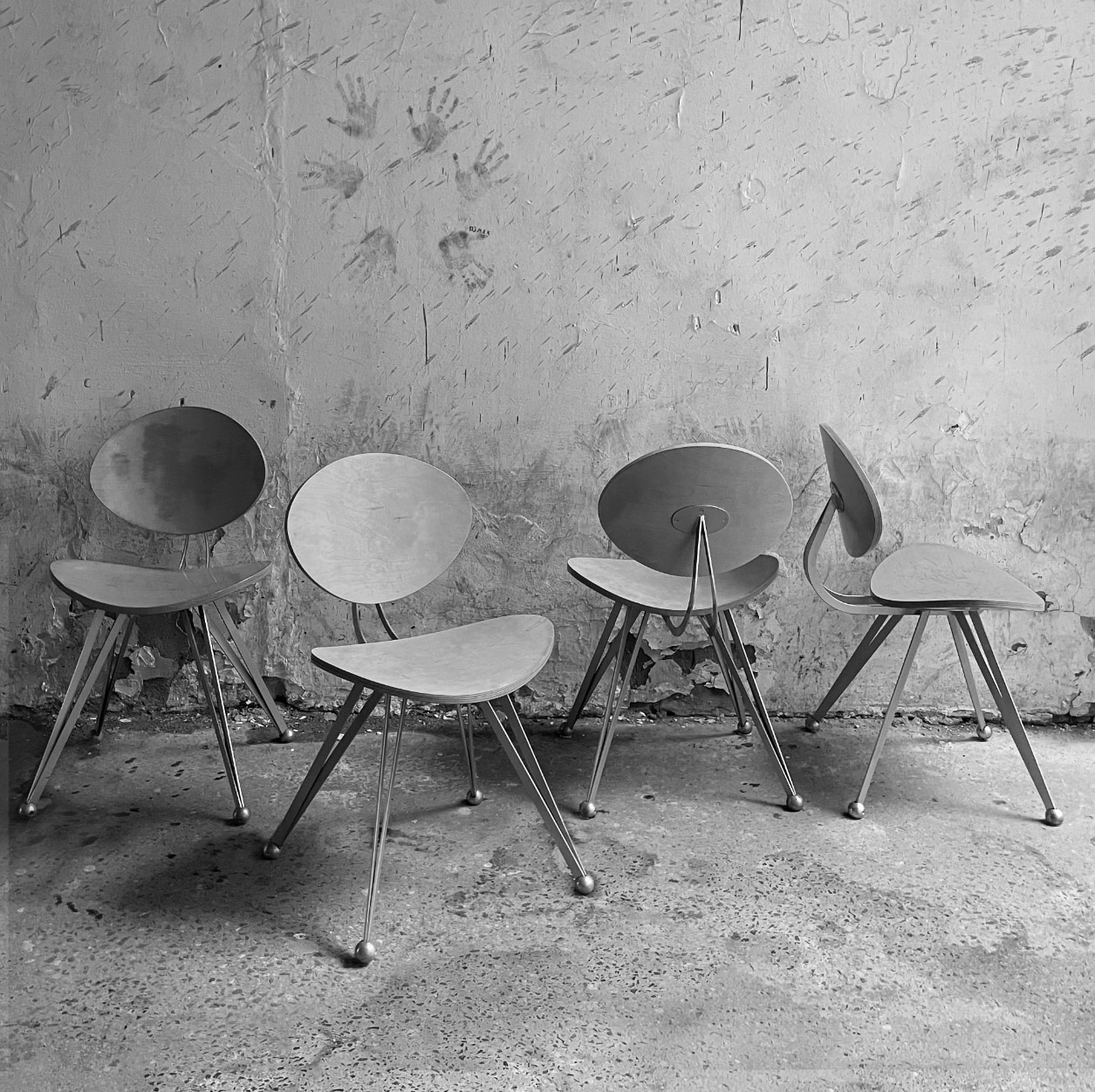 krzesła Anonimus, Ron Arad, Zeus, Włochy, 2 sztuki