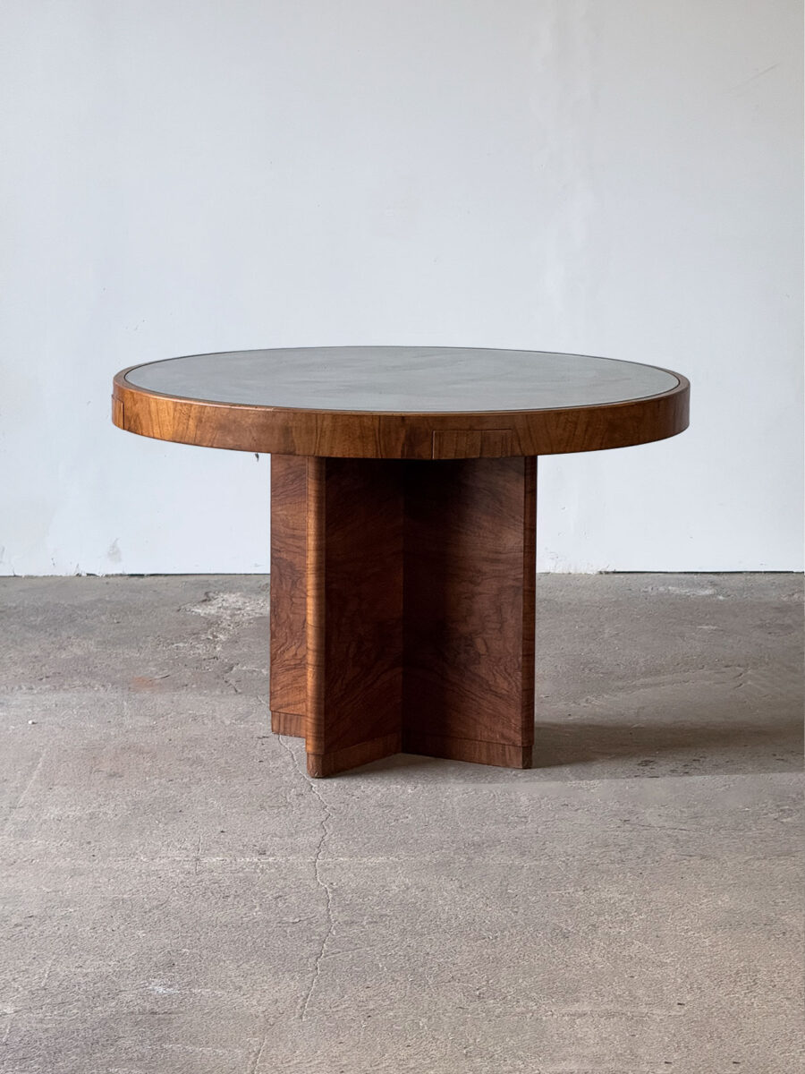 Secesyjny okrągły stół, Czechy, lata 20.–30.