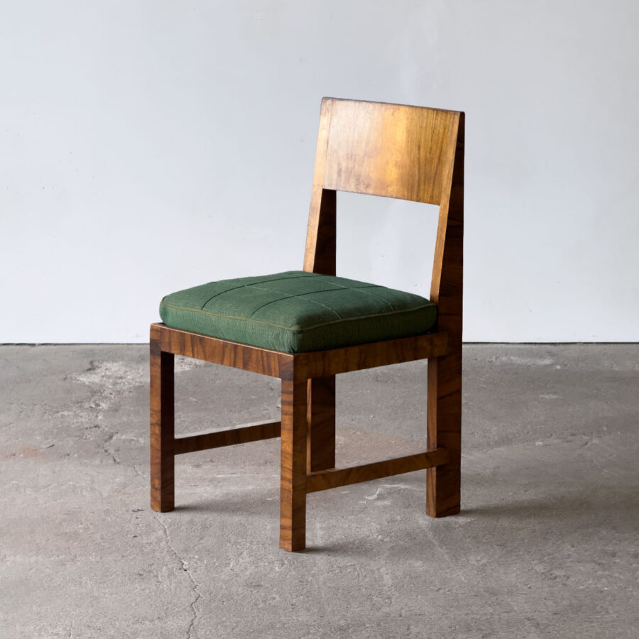 Secesyjne krzesło, Czechy, lata 20.–30., fornir orzechowy, geometryczna forma