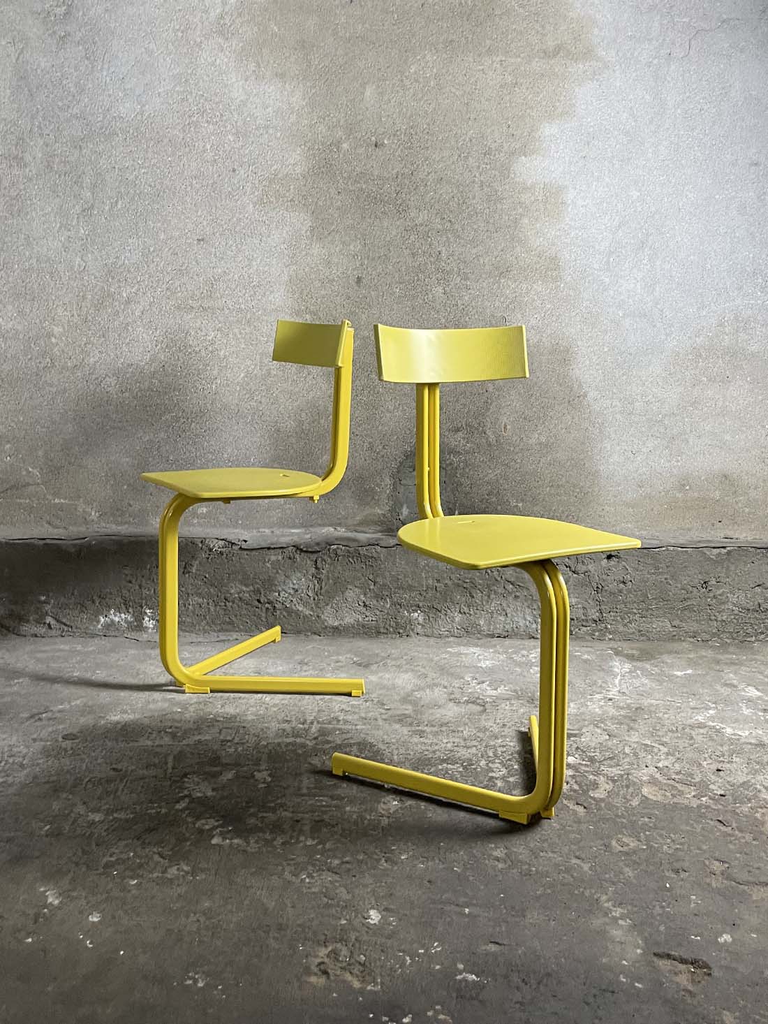 krzesło Vipera, Luca Leonori, Pallucco, Włochy, vintage, żółte postmodernistyczne