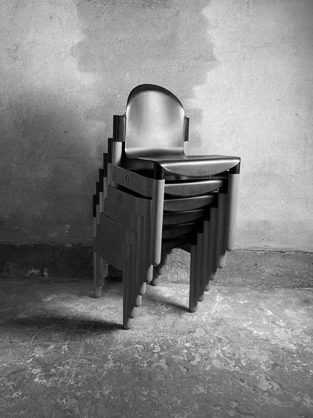 Krzesła Flex 2000, proj. Gerd Lange, Thonet, sprzedane