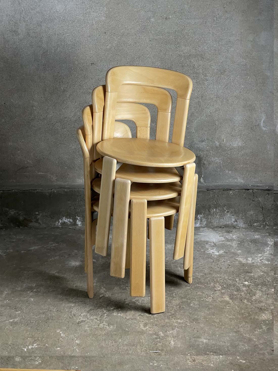 bruno rey naturalne krzesła hay warszawa sztaplowane vintage
