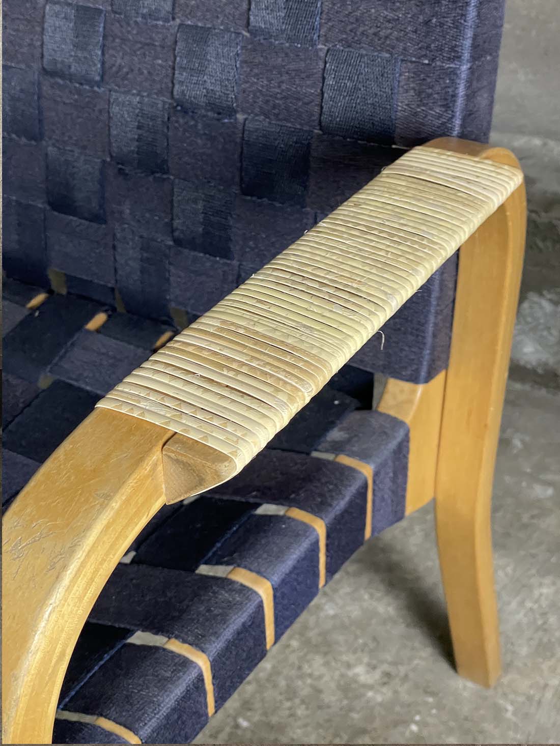krzesło nr. 45, Artek, proj. Alvar Aalto, Finlandia, detal 2