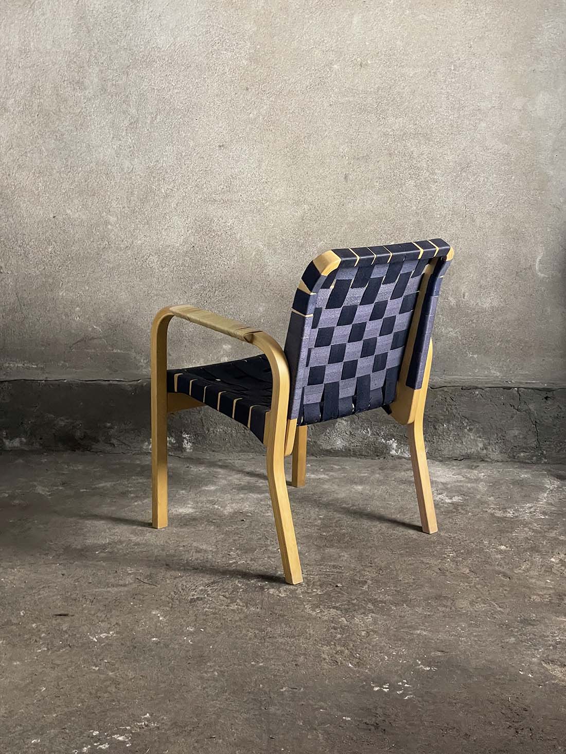 krzesło nr. 45, Artek, proj. Alvar Aalto, Finlandia, tyl