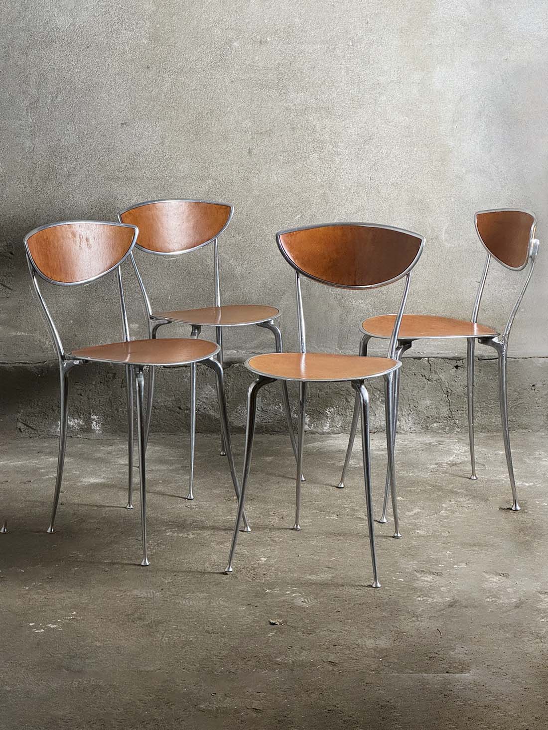 krzesło Arper aluminium vintage krzeslarz post modern