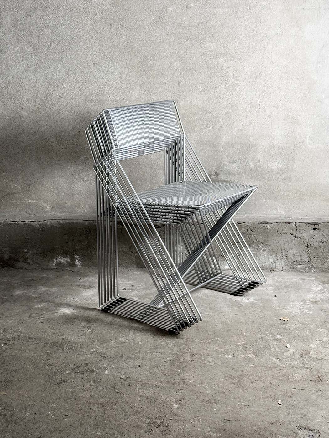 Magnus Olesen X line alluminium chair krzeslarz