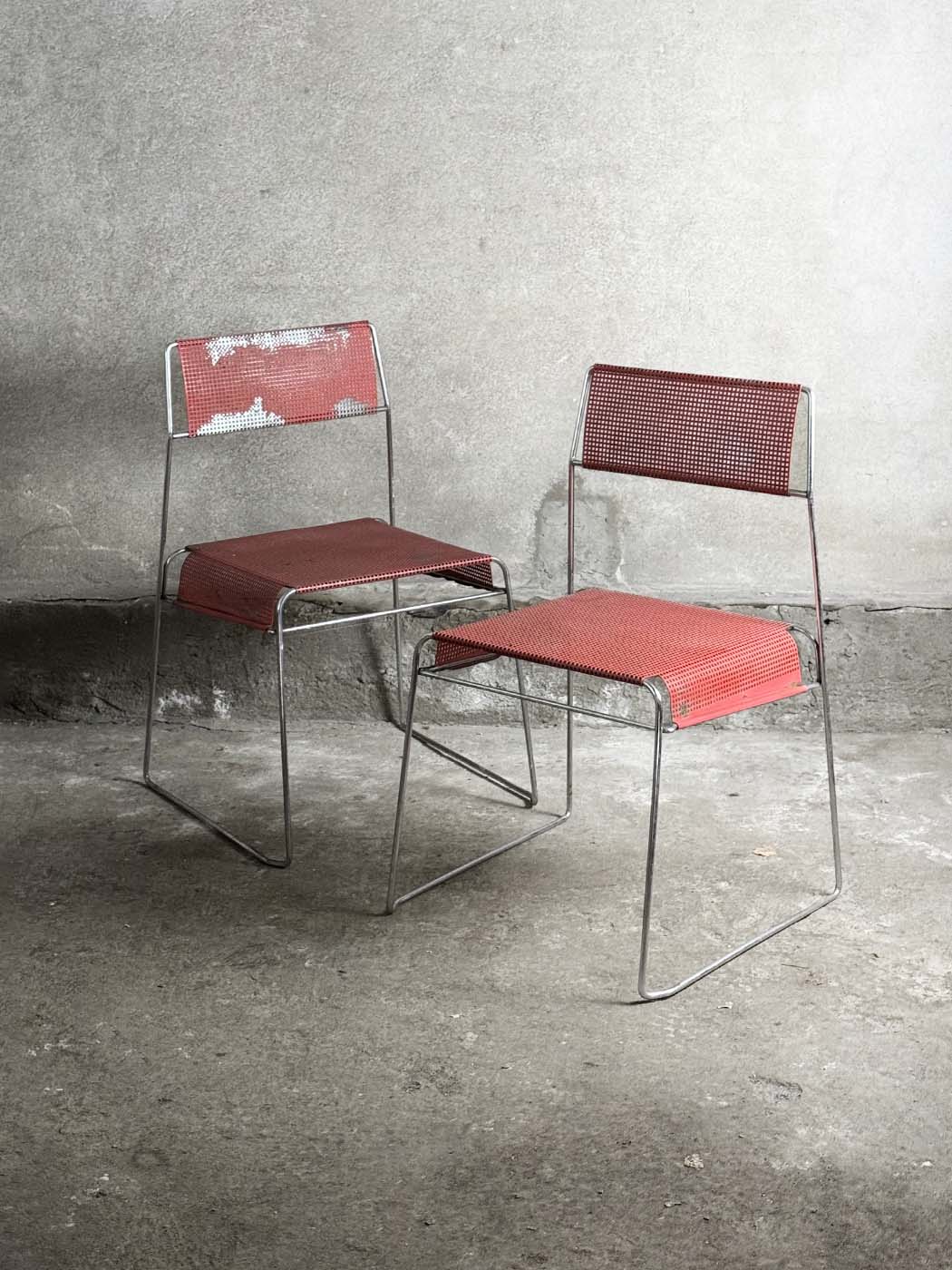 Niels Jørgen Haugesen Magnus olesen czerwone krzesło siatkowe vintage industrual krzeslarz siatka detal warszawa