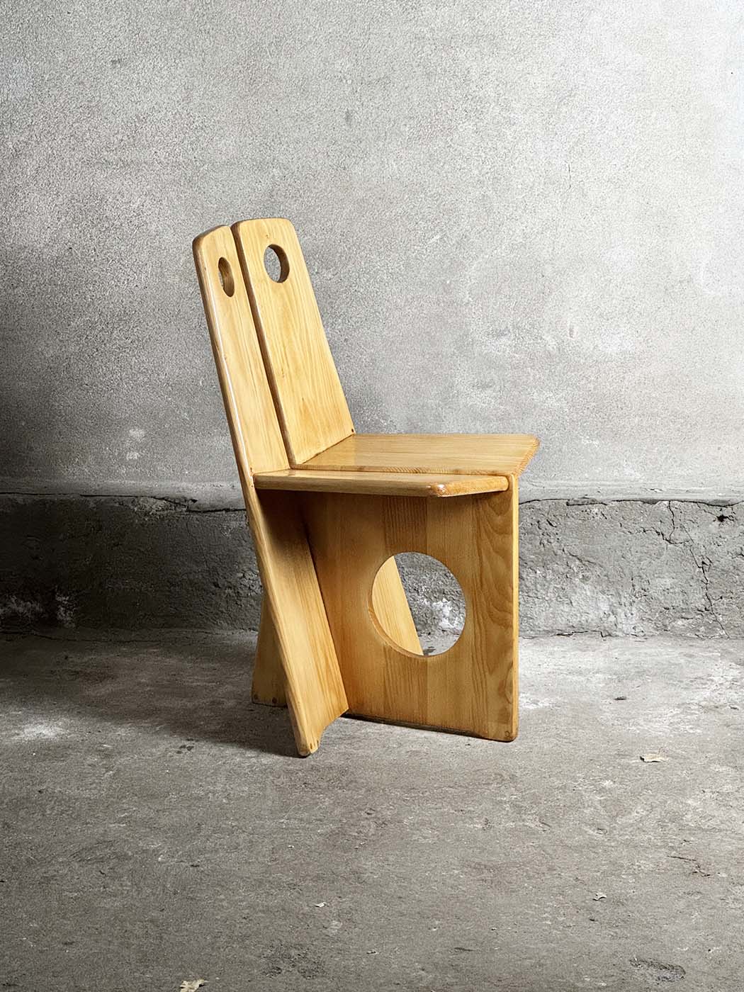 Marklund Gilbert krzesło sosnowe klasyk krzeslarz