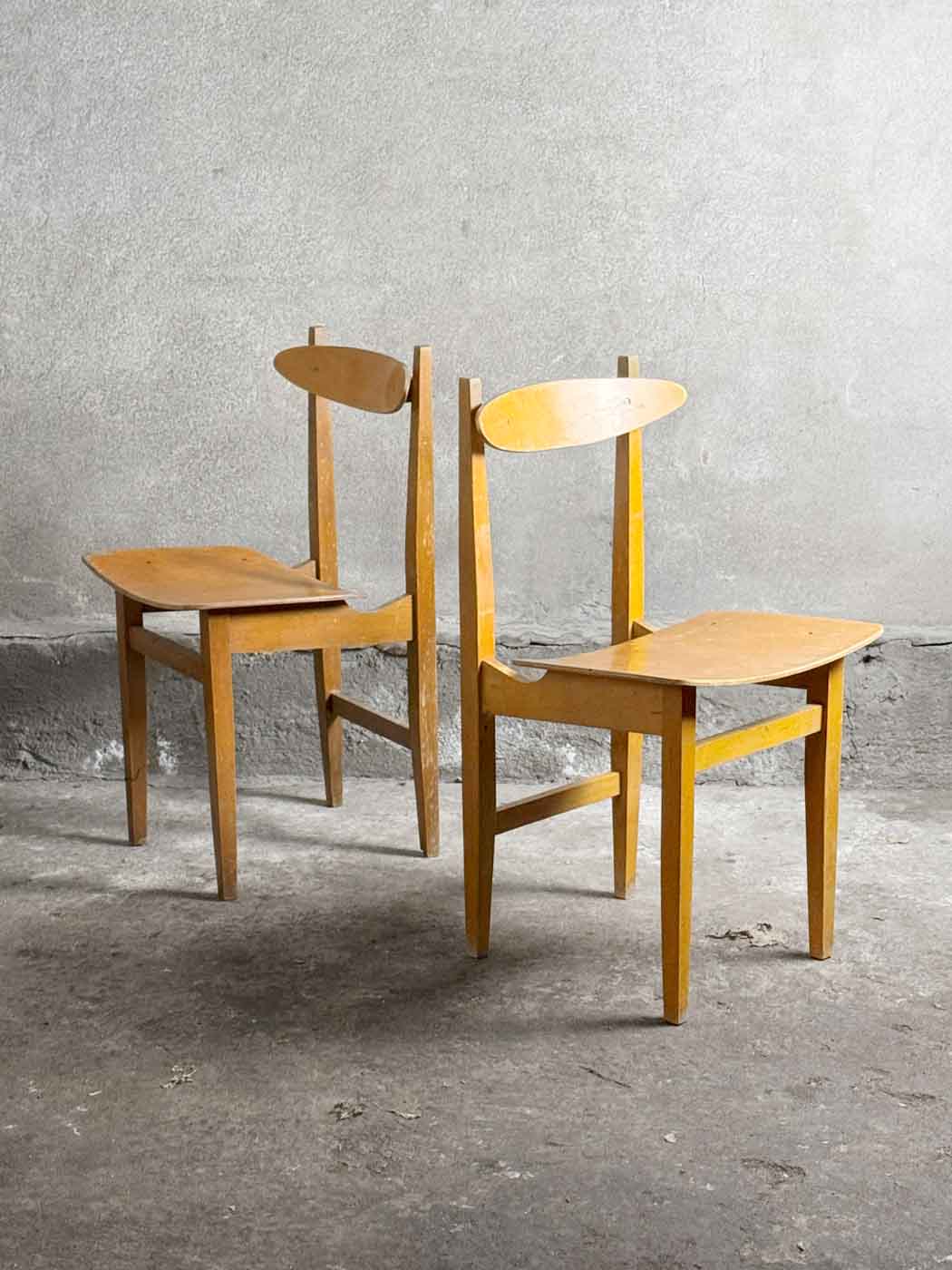 Para Krzeseł Stolarskich 200-102 – Wyjątkowy Design