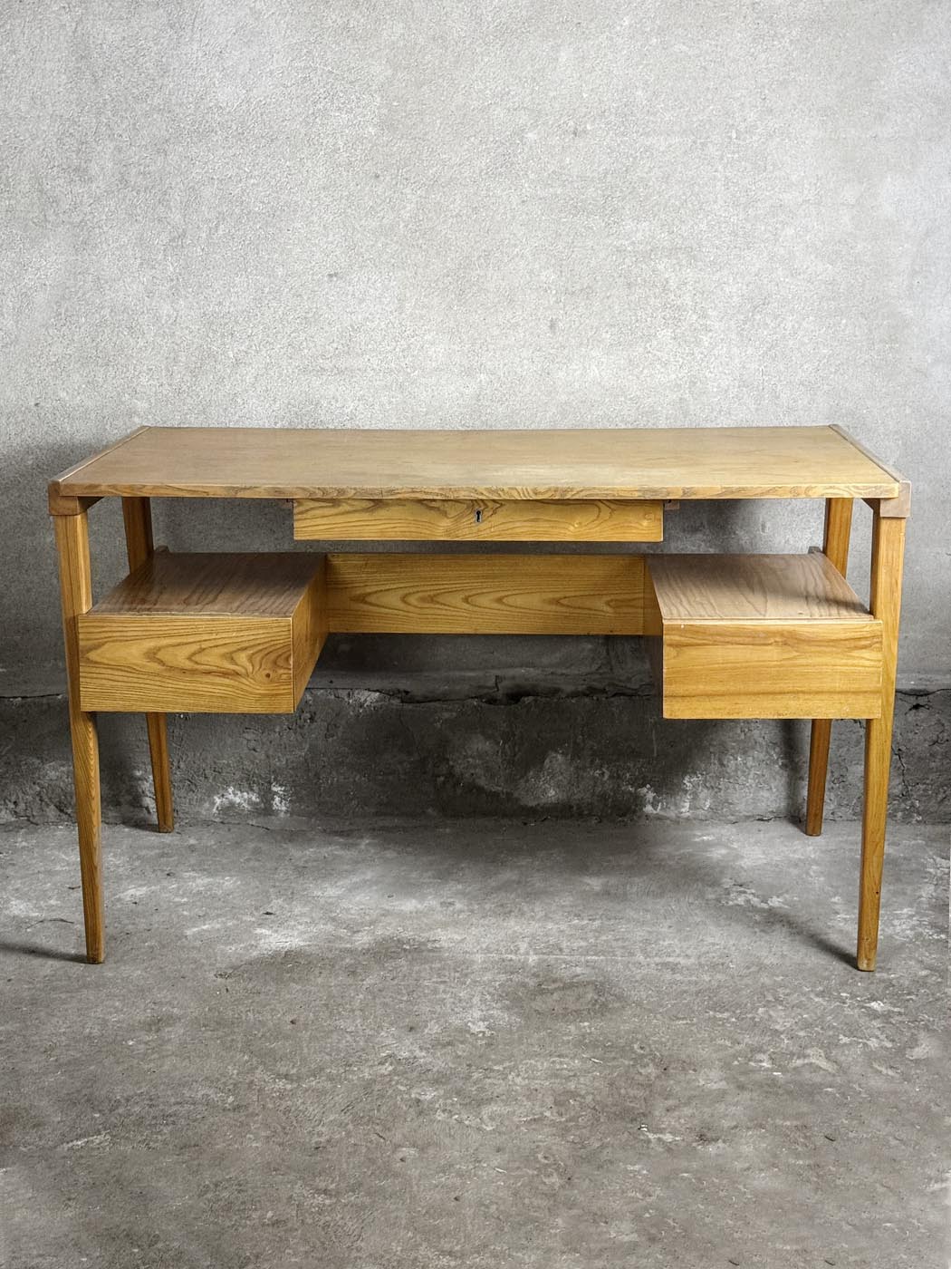 Front_Biurko_Hanna_Lachert_Design_1956