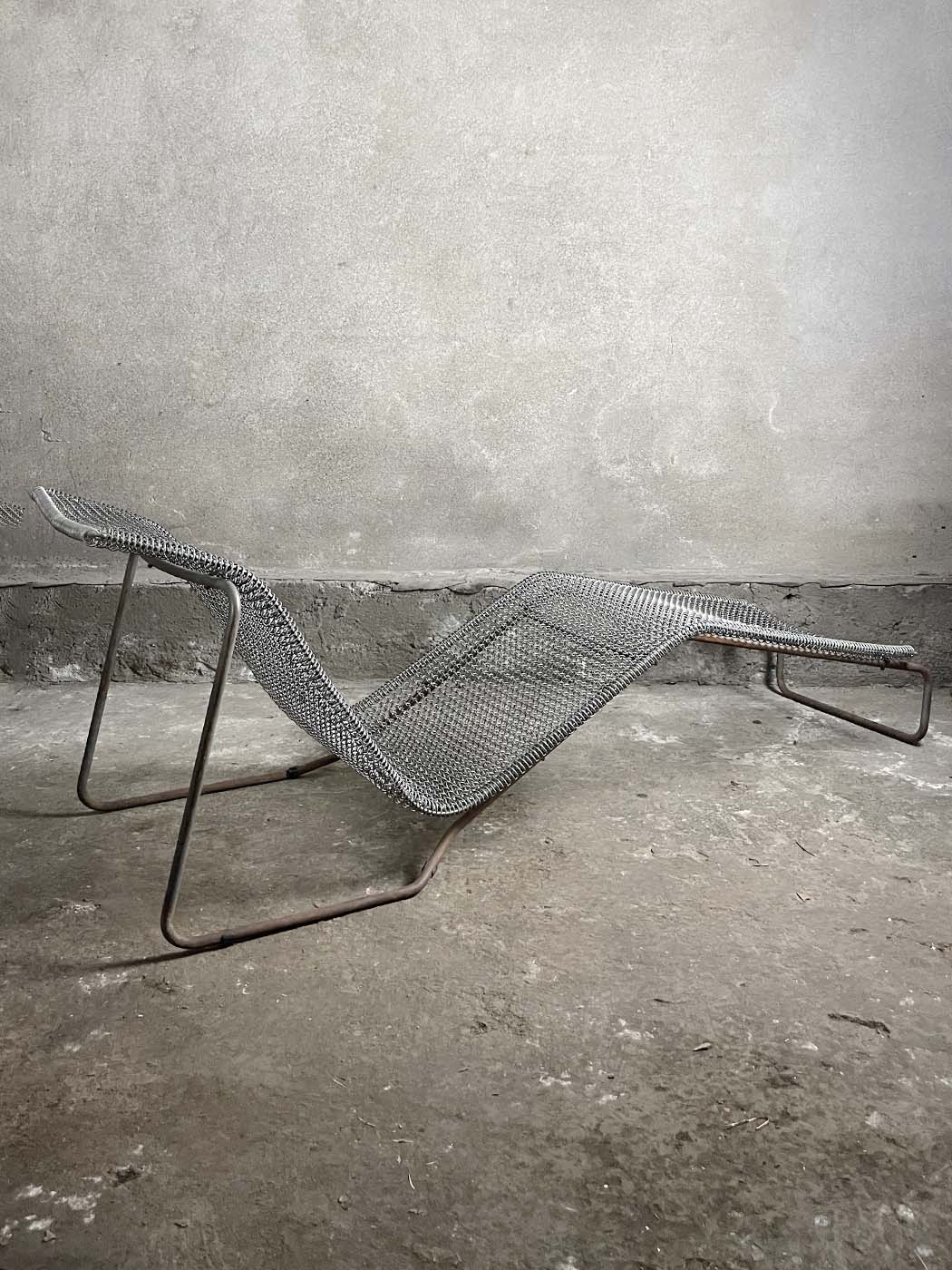 leżak vintage Niall O’Flynn Spectrum