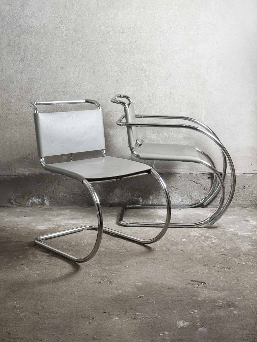 krzesło MR10 i MR20 , proj. Mies van der Rohe, sprzedane