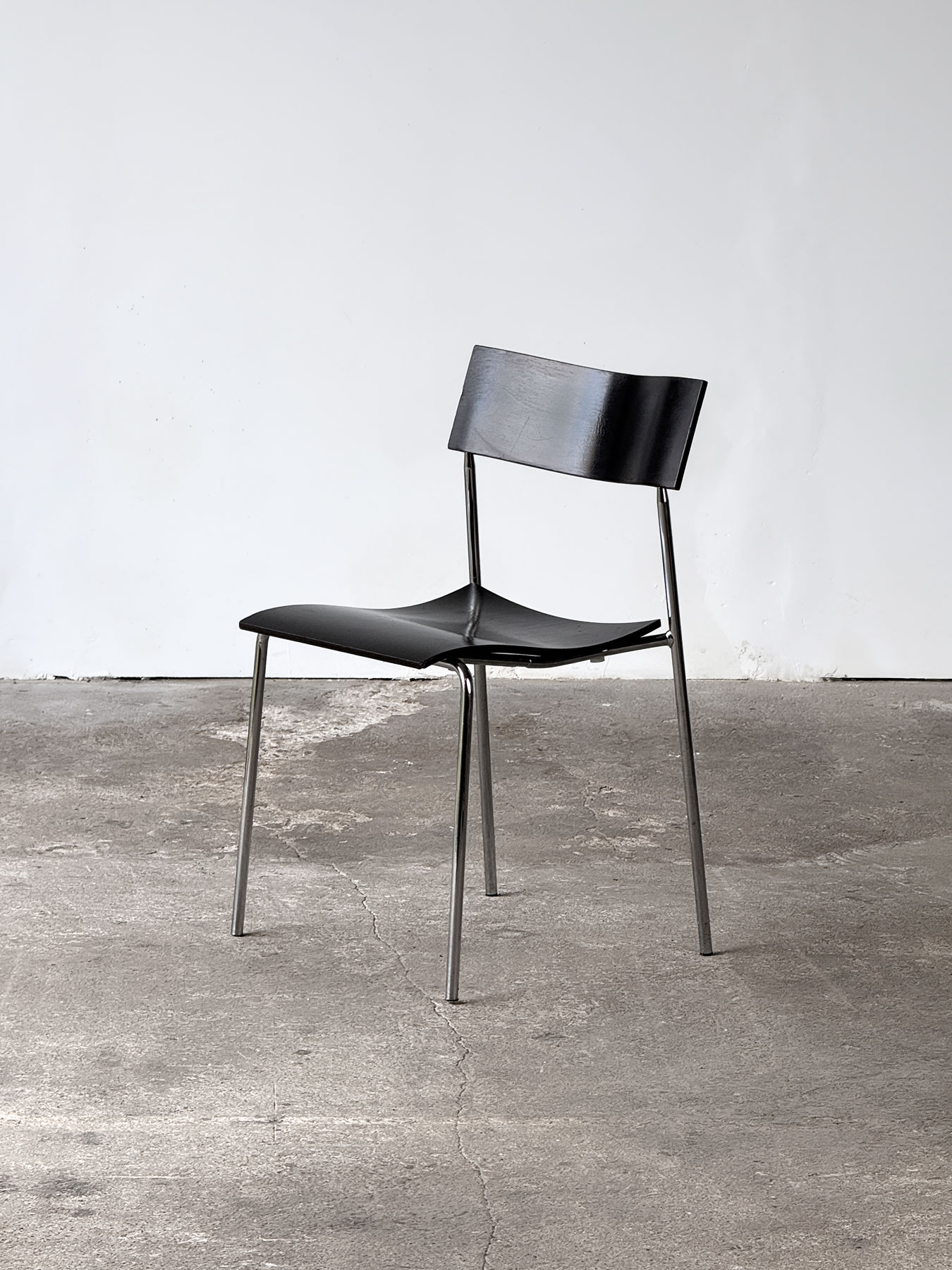 Krzesło „Campus” czarne, widok z przodu