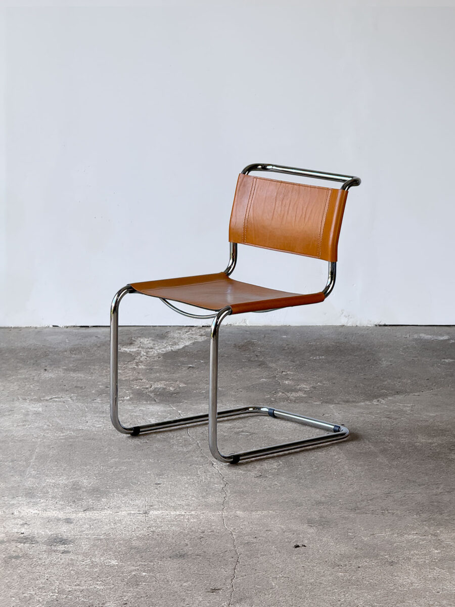 brązowe krzesło S33, proj. Mart Stam