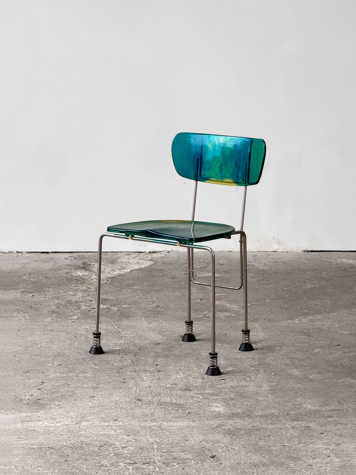 aetano Pesce Broadway Chair w kolorze niebiesko-zielonym, widok z przodu, producent Bernini, 1993.