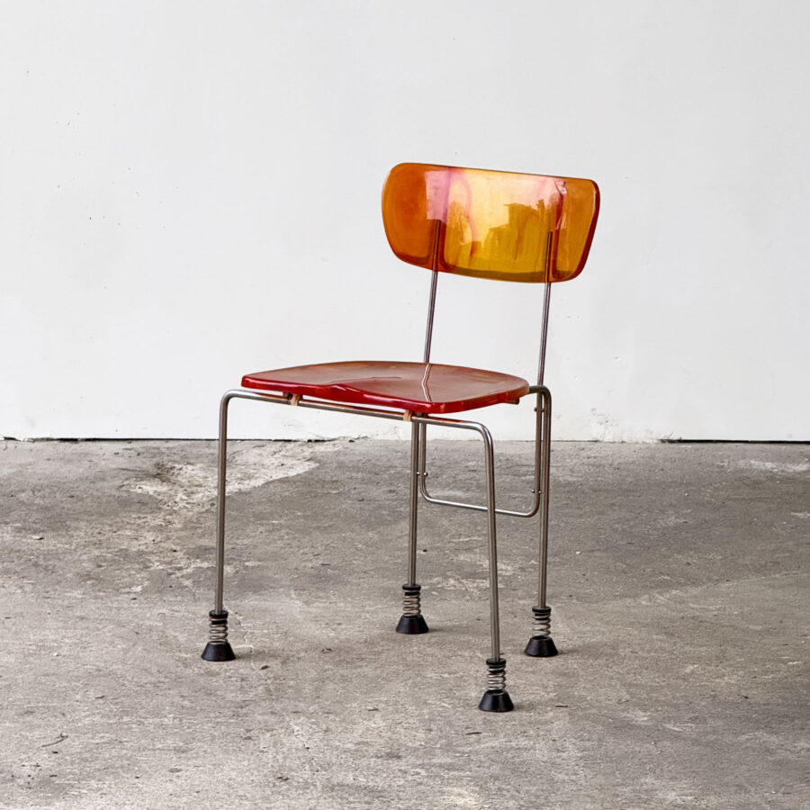 Pomarańczowe krzesło Broadway, projekt Gaetano Pesce, Bernini, wykonane z żywicy epoksydowej, 1993.