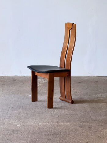 Włoskie krzesło postmodernistyczne przodem, orzech i czarna skóra – Krześlarz