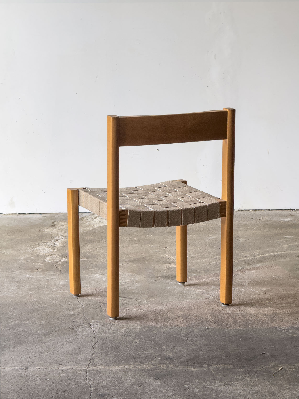 Tył krzesła Santo Bandixen 1969, konstrukcja bukowa