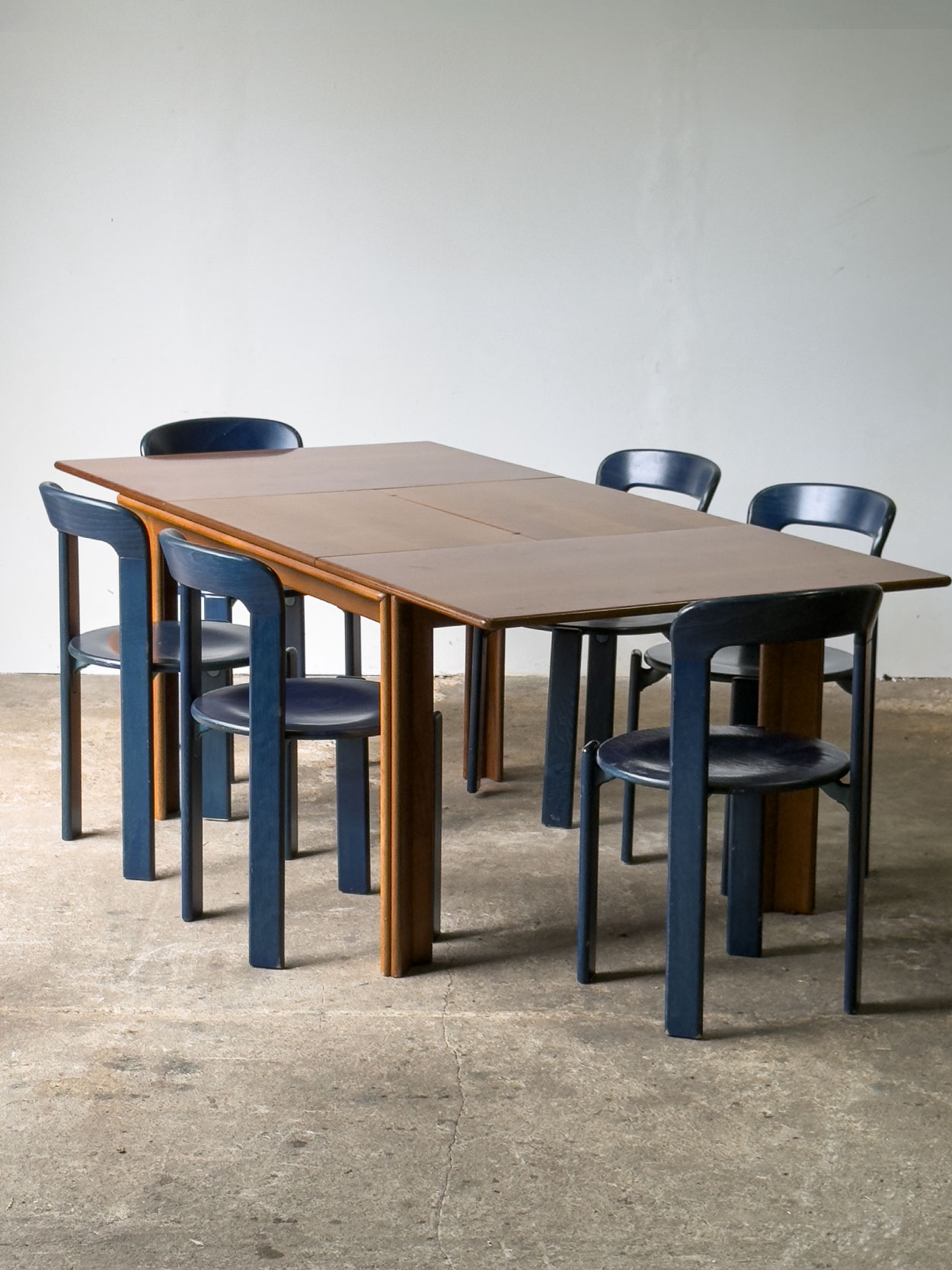 stół Mou (mini), proj. Afra i Tobia Scarpa, Molteni, Włochy