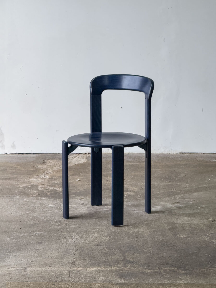 granatowe krzesło Rey 3300, proj. Bruno Rey, Kusch+co, Niemcy