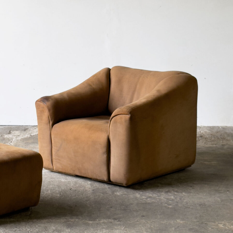 Fotel De Sede DS-47 w jasnym zamszu, widok ogólny