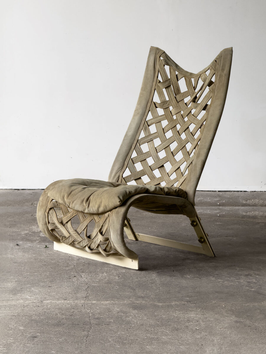 zamszowy fotel, proj. Marzio Cecchi, Włochy