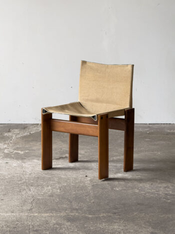 Krzesło Monk Afra i Tobia Scarpa dla Molteni, wersja lniana