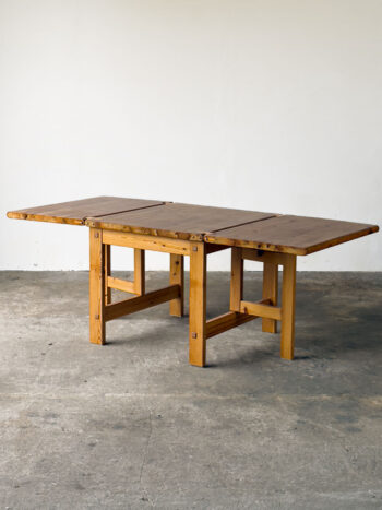 Rozłożony stół Fureka z pełnym blatem o długości 200 cm