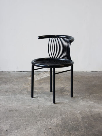 Krzesło Circo projektu Jutty Ohl lakierowane na czarno