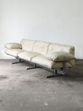 Sofa Ouverture – ujęcie pod kątem