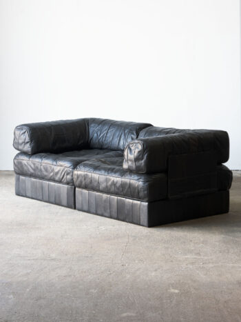 Czarna sofa De Sede DS-88 z dwoma oparciami