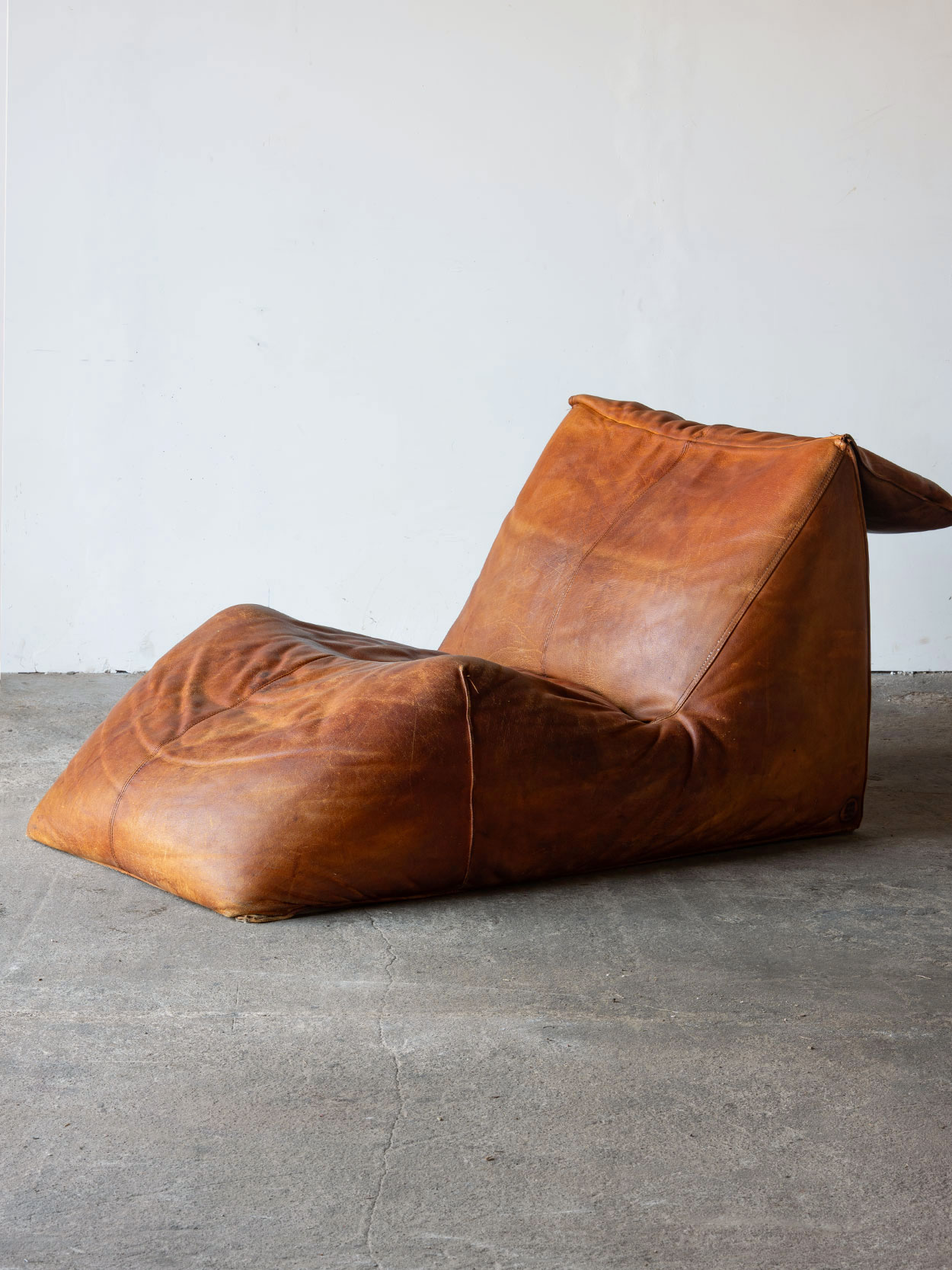 Leżanka Le Bambole przód z podniesioną poduchą