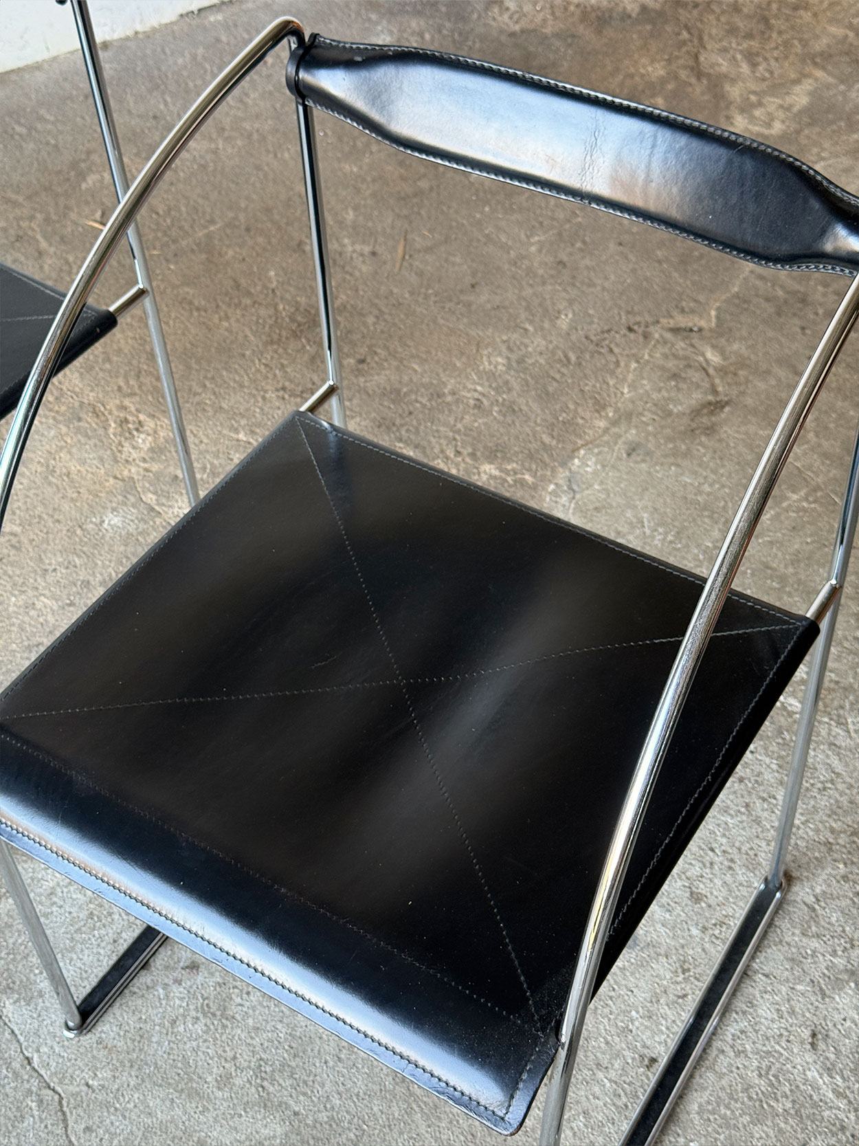 Zbliżenie siedziska krzesła Patoz