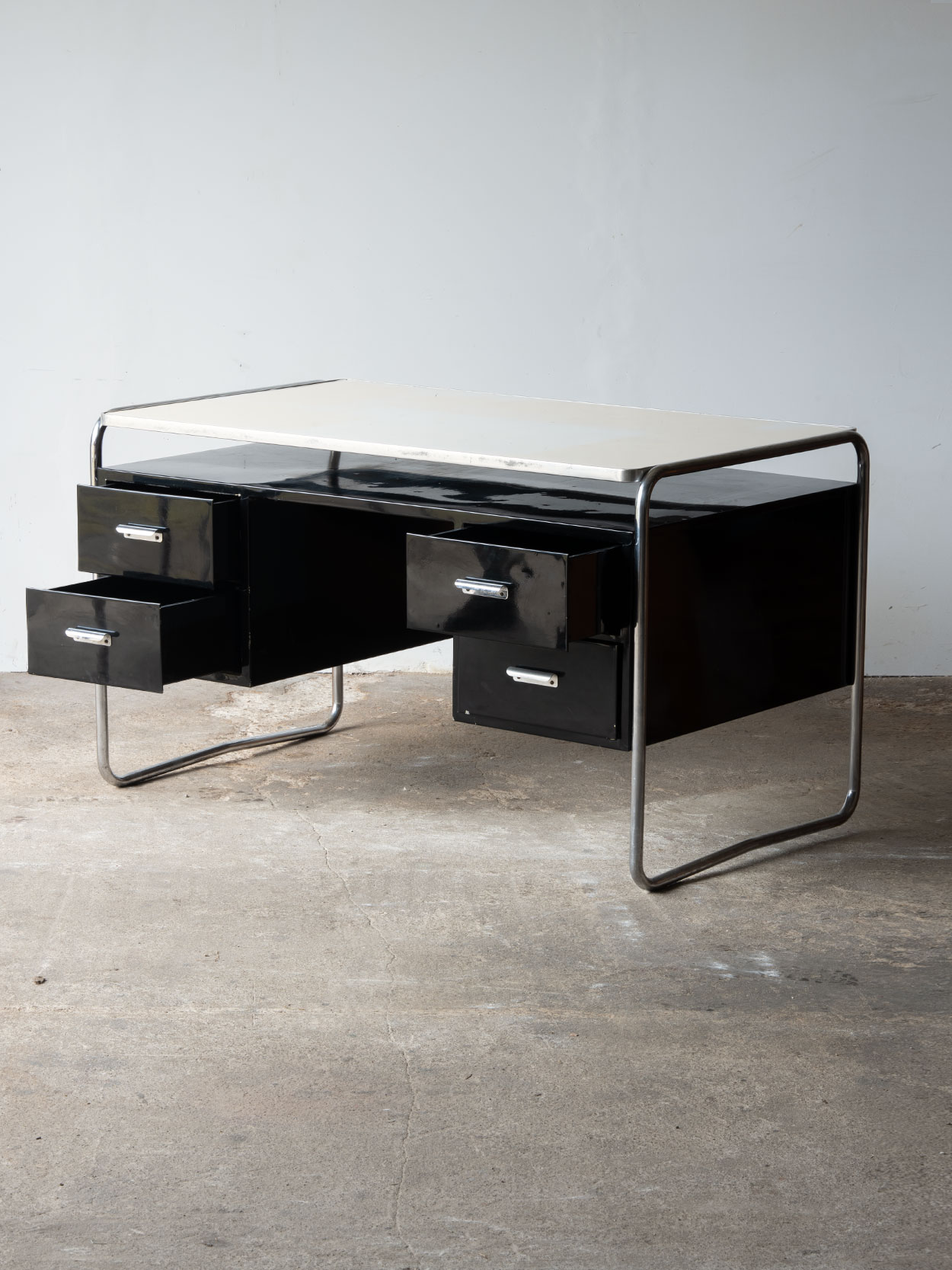 Modernistyczne biurko RA4 produkcji Mauser Werke Waldeck z chromowanej stali i lakierowanego metalu, Niemcy lata 50.