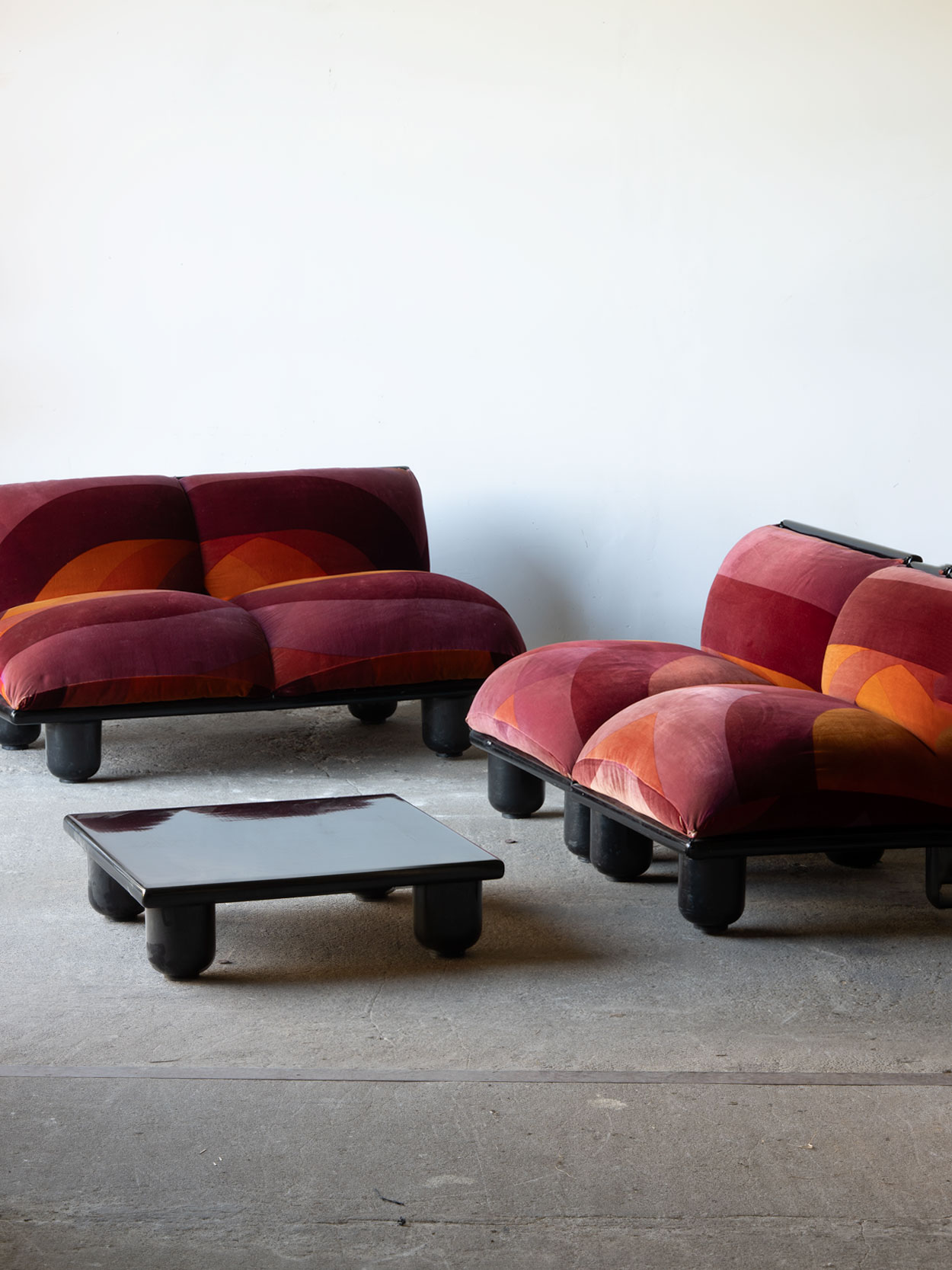 Sofa i fotel Blop z niskim stolikiem