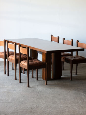 Stół TL63 Roberto Poggi z krzesłami przy długim blacie