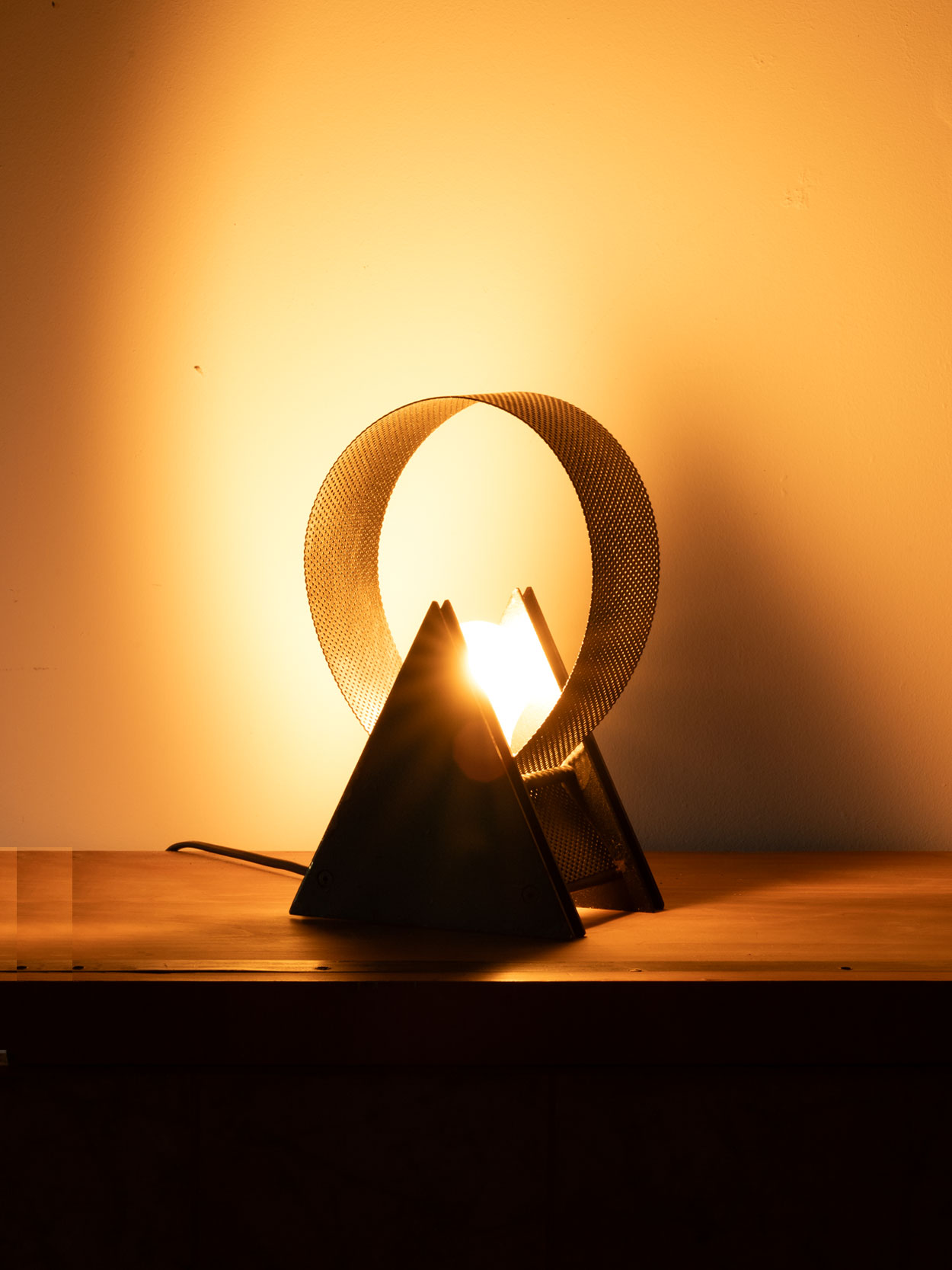 Geometryczna lampa stołowa, Włochy - obrazek 2