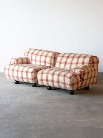 Kraciasta sofa Fiandra, proj. Vico Magistretti, Cassina, Włochy