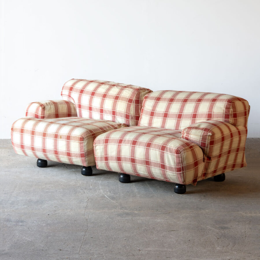 Kraciasta sofa Fiandra, proj. Vico Magistretti, Cassina, Włochy