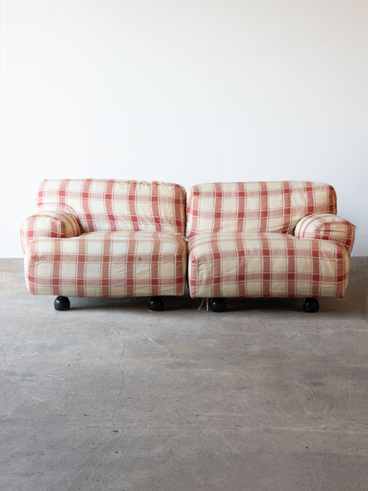 Kraciasta sofa Fiandra, proj. Vico Magistretti, Cassina, Włochy