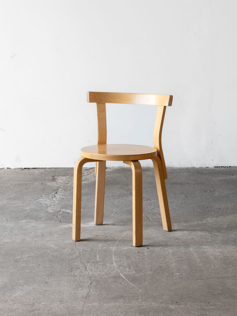 Krzesło nr. 68, proj. Alvar Aalto, Artek, Finalndia
