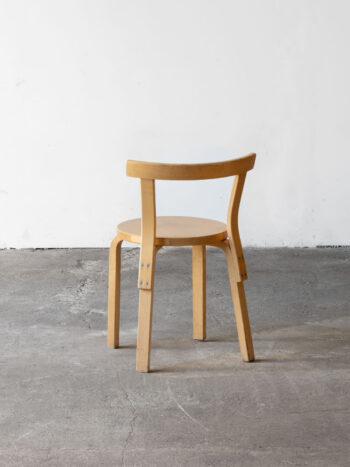 Krzesło nr. 68, proj. Alvar Aalto, Artek, Finalndia