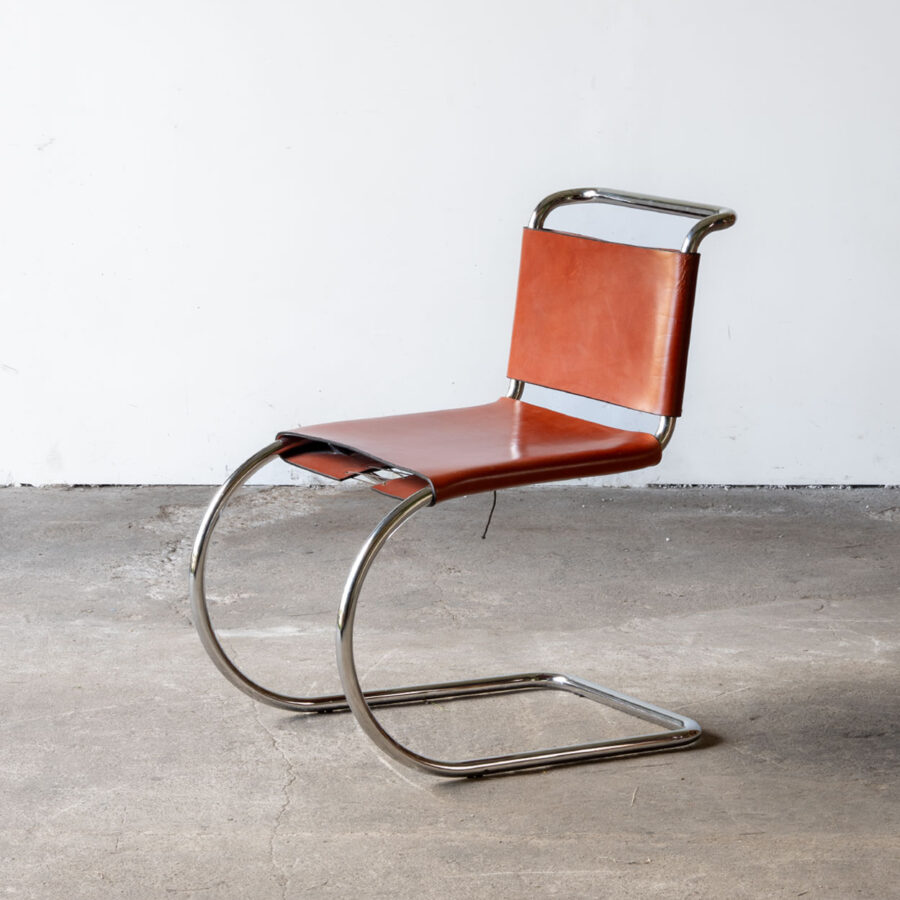 Bordowe krzesło MR10, proj. Mies van der Rohe
