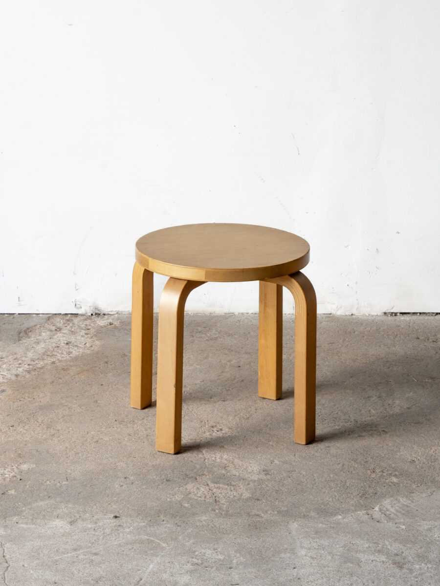 Stołek NE60, proj. Alvar Aalto, Artek